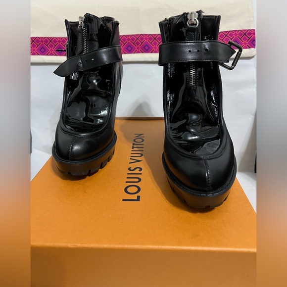 LAURA BALLARIVA  ITALY - Picture 8 of 12